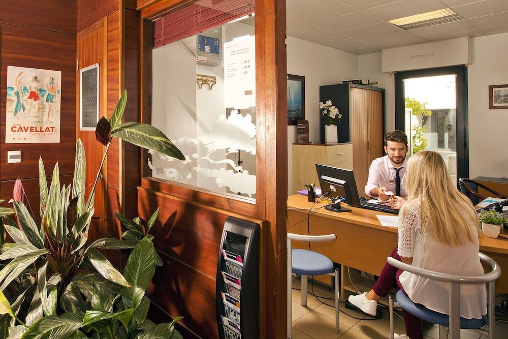 Cerise Lannion Aparthotel Exterior photo