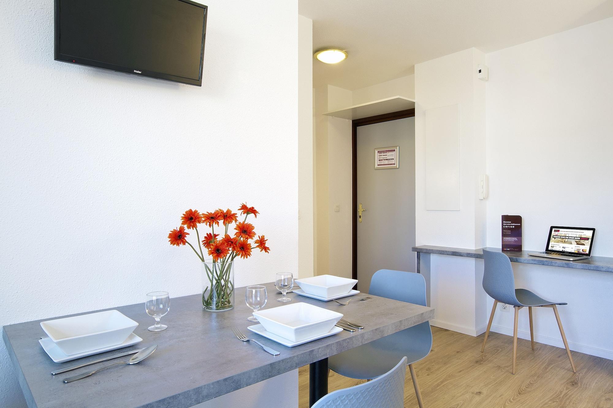 Cerise Lannion Aparthotel Exterior photo