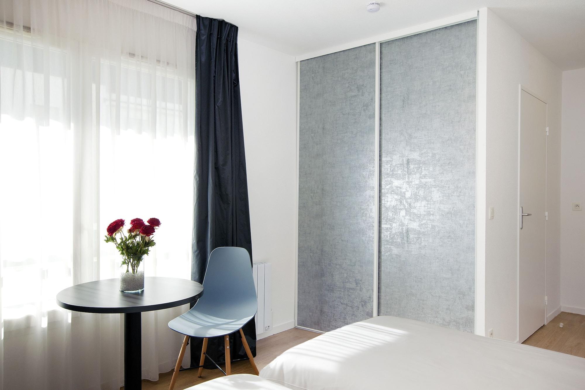 Cerise Lannion Aparthotel Exterior photo